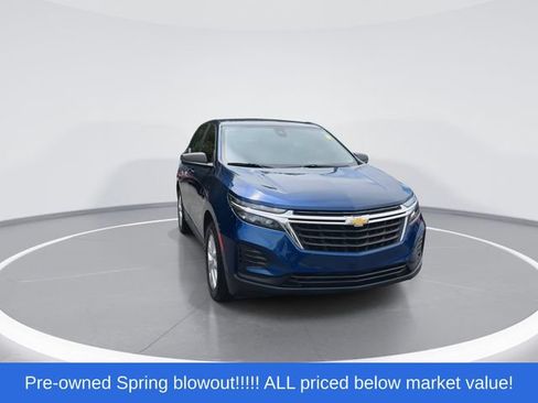 Used 2022 Chevrolet Equinox LS AWD/4WD image 2