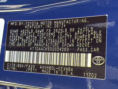 Used 2025 Toyota Camry LE image 30