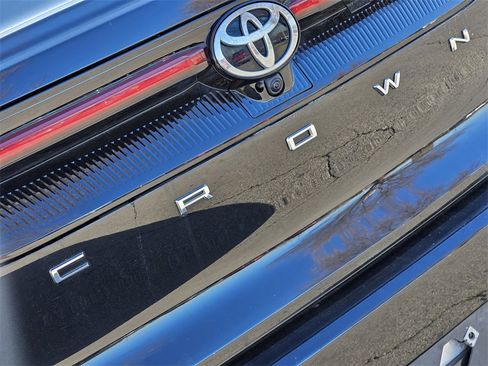 Used 2025 Toyota Crown Platinum image 8