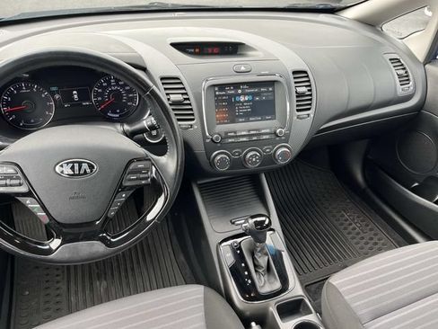 Used 2018 Kia Forte S w/ S Technology Plus Package FWD image 13