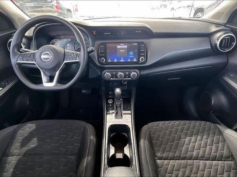 Used 2023 Nissan Kicks SV image 13