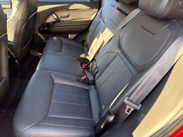 Used 2025 Land Rover Range Rover Sport SE AWD/4WD image 16