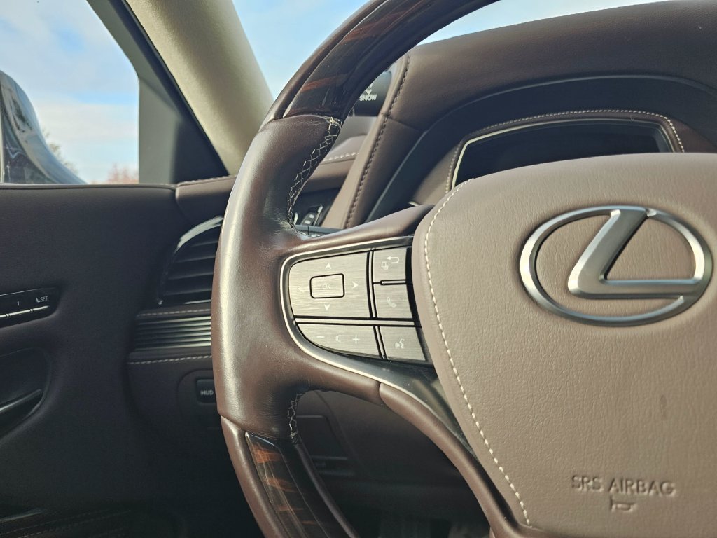 Used 2018 Lexus LS 500h AWD w/ Luxury Package image 33