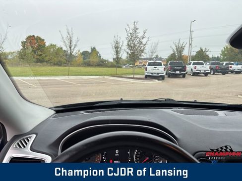 Used 2018 Jeep Compass Latitude w/ Cold Weather Group image 22