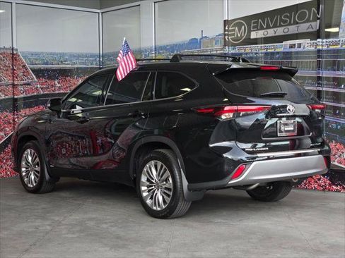 Certified 2026 Toyota Highlander Platinum AWD/4WD image 5