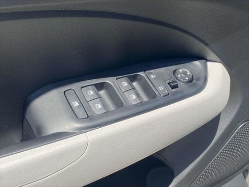 New 2025 Hyundai Venue SEL image 12