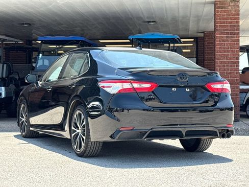 Used 2020 Toyota Camry SE w/ Convenience Package FWD image 6