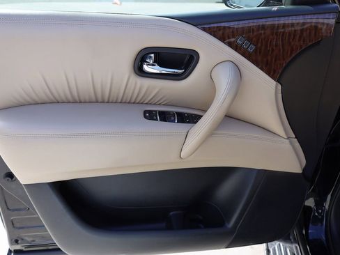 Used 2018 Nissan Armada Platinum image 10