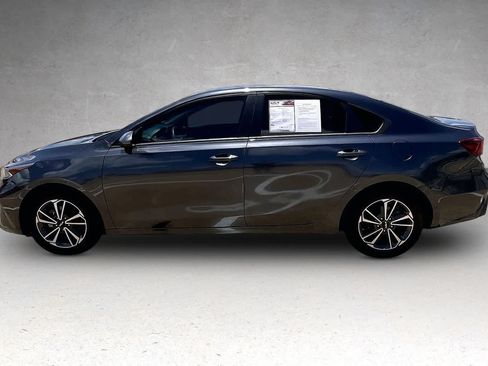 Certified 2023 Kia Forte LXS FWD image 3