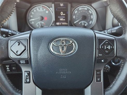 Used 2018 Toyota Tacoma SR image 25
