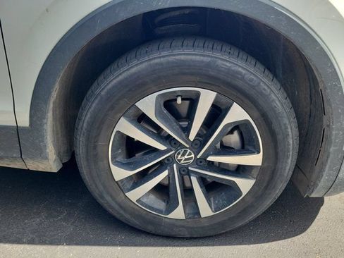Used 2024 Volkswagen Tiguan S FWD image 2