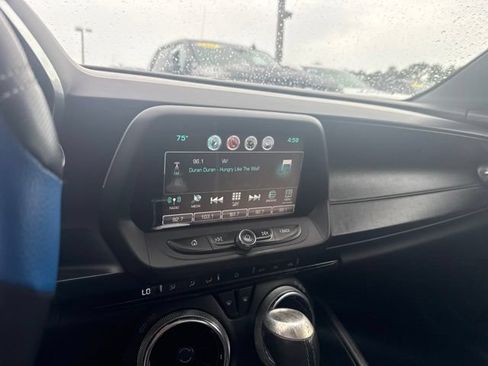 Used 2017 Chevrolet Camaro SS RWD image 7