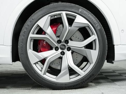 Used 2024 Audi RS Q8 AWD/4WD image 35