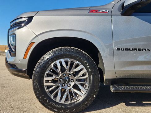 Certified 2025 Chevrolet Suburban Z71 w/ Z71 Off-Road Package image 10