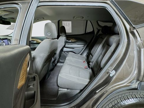 Used 2020 GMC Terrain SLE w/ Driver Convenience Package FWD image 22