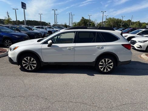Used 2017 Subaru Outback 3.6R Limited AWD/4WD image 11