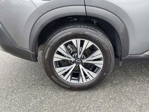 Used 2023 Nissan Rogue SV image 9