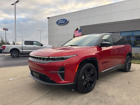 Used 2024 Jeep Wagoneer Launch Edition image 3