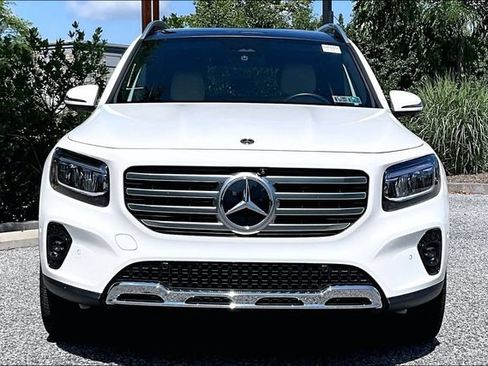 Used 2026 Mercedes-Benz GLB 250 4MATIC image 9