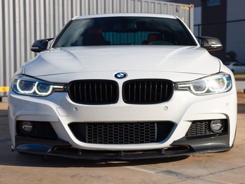Used 2018 BMW 330i Sedan w/ M Sport Package image 22