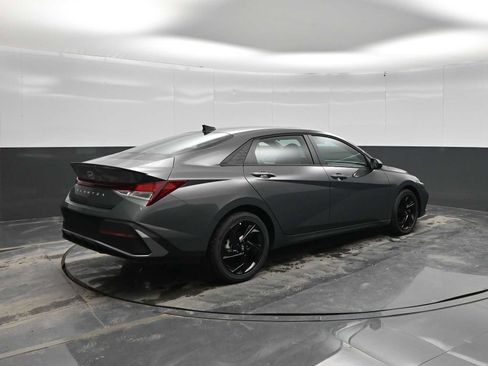 New 2026 Hyundai Elantra SEL Sport FWD image 7