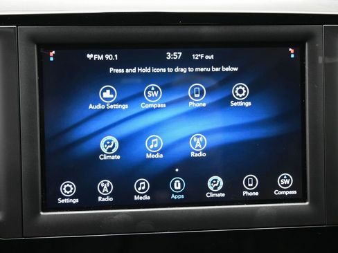 Used 2020 Chrysler Voyager L image 24