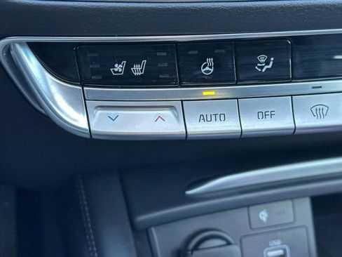 Used 2019 Kia K900 Luxury w/ VIP Package image 25