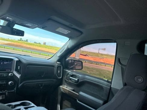 Used 2020 Chevrolet Silverado 1500 LT AWD/4WD image 37