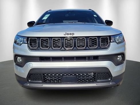 Used 2026 Jeep Compass Latitude AWD/4WD image 2