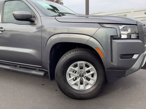 Used 2024 Nissan Frontier SV w/ Technology Package image 2