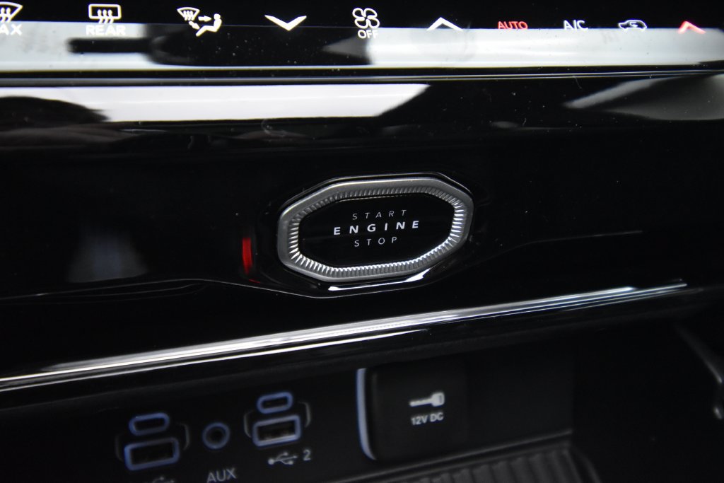New 2027 Jeep Grand Cherokee Limited AWD/4WD image 24