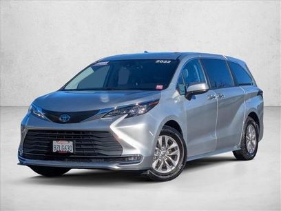 Used 2022 Toyota Sienna XLE
