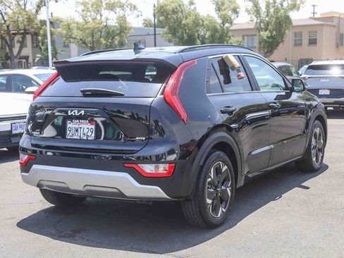 Certified 2025 Kia Niro EX FWD image 10