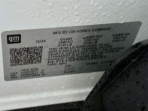 Used 2025 Chevrolet Trax LS image 12