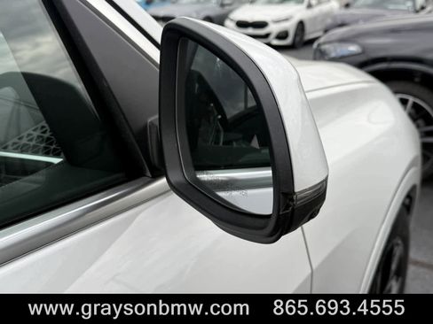 Used 2025 BMW X7 xDrive40i image 14