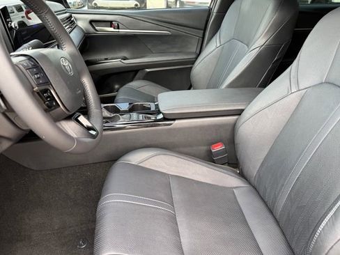 Used 2025 Toyota Camry XSE FWD image 11
