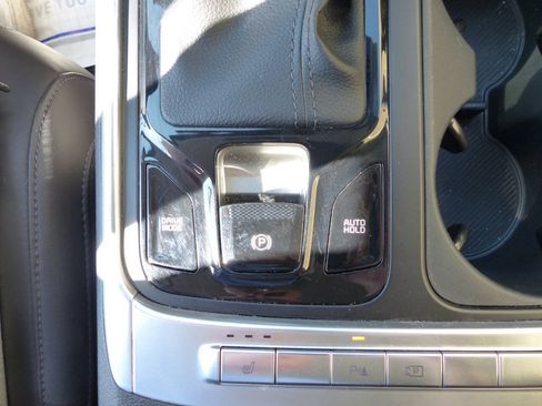 Used 2025 Kia Carnival EX FWD image 42