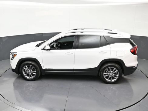 Used 2023 GMC Terrain SLT AWD/4WD image 17