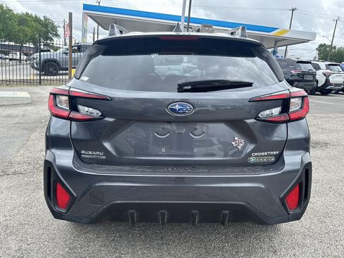 Used 2024 Subaru Crosstrek 2.0i Premium image 4