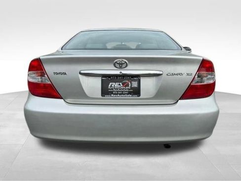 Used 2002 Toyota Camry XLE image 4