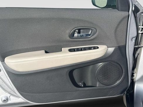 Certified 2021 Honda HR-V LX image 10