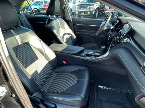 Used 2023 Toyota Camry SE image 11
