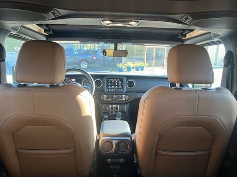 Used 2022 Jeep Wrangler Unlimited Sahara w/ Cold Weather Group image 45