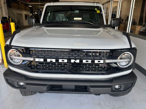 New 2026 Ford Bronco Outer Banks AWD/4WD image 3