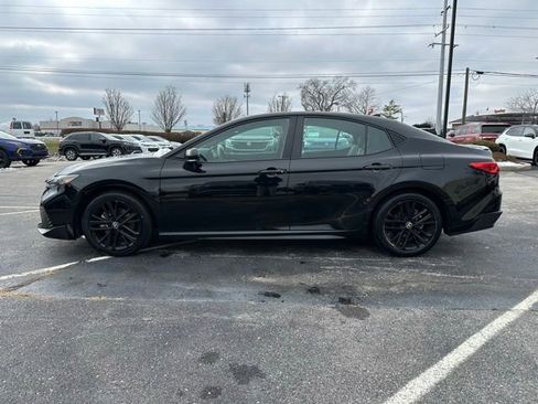 Used 2025 Toyota Camry SE image 4