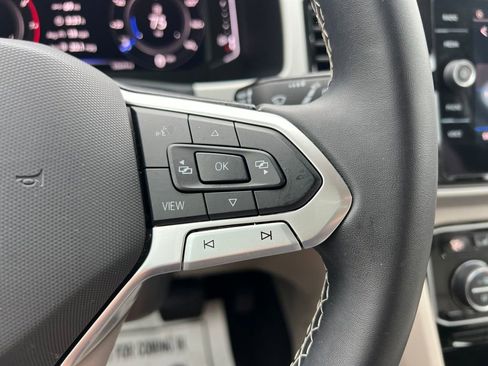 Certified 2023 Volkswagen Atlas SE FWD image 18