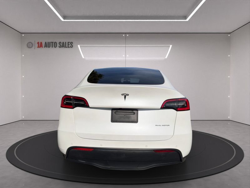 Used 2021 Tesla Model Y Long Range AWD/4WD image 4