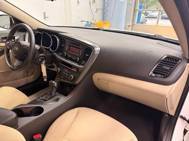 Used 2015 Kia Optima LX FWD image 25