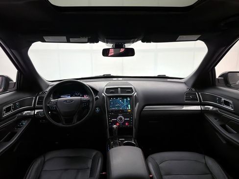 Used 2018 Ford Explorer Sport w/ Equipment Group 401A image 27