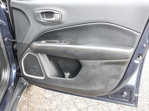 Used 2018 Jeep Compass Limited image 39